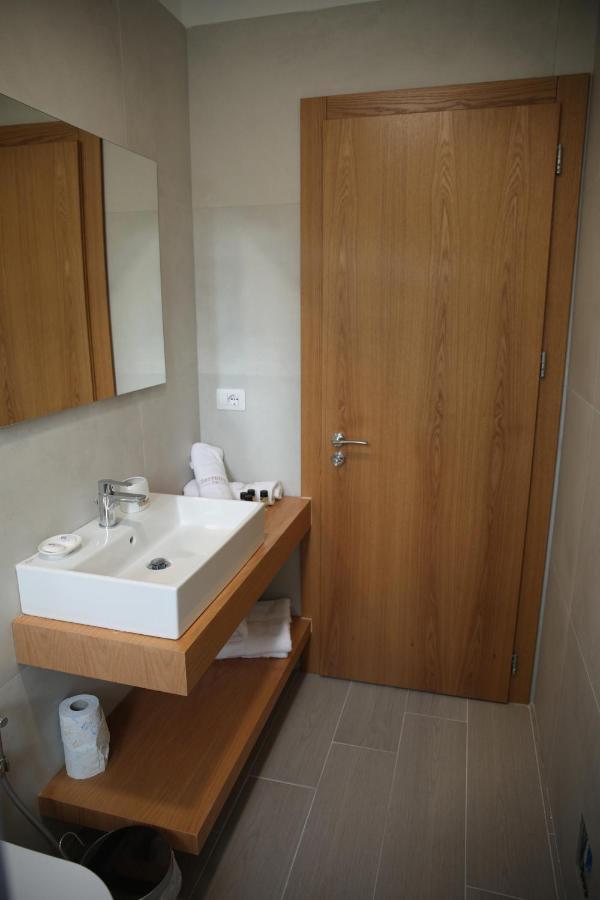 Hotel Serenity In Lezhë Esterno foto